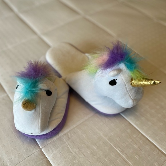 Plush Unicorn Slippers NWOT 7-8 - Picture 3 of 16
